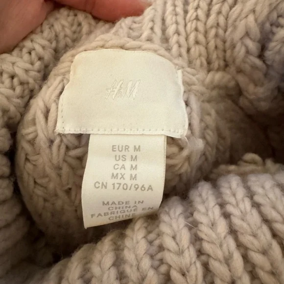 H&M Chunky Cream Knit Turtleneck Sweater | Cozy Minimal Neutral Medium - Picture 2 of 3